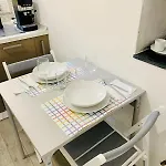 アパート Guedix House